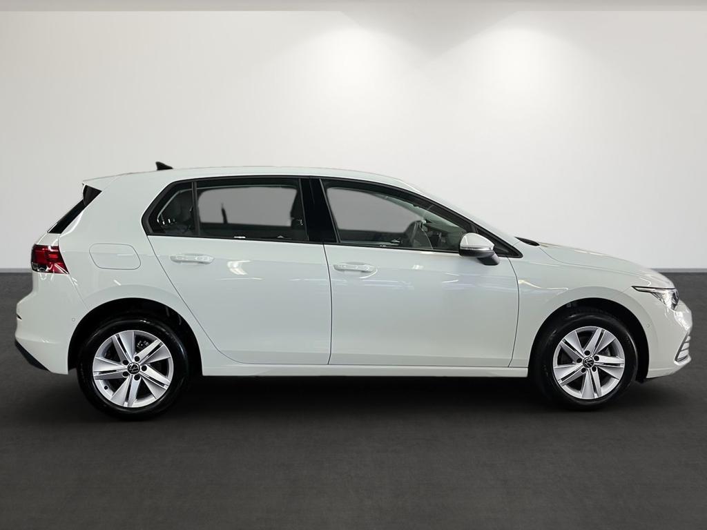 Volkswagen Golf 2023 г. Белый, пробег 42405 км