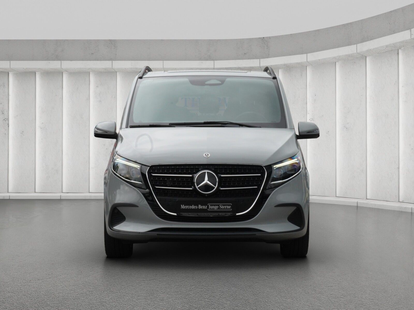 Mercedes-Benz V 220 2025 г. Серый, пробег 36222 км