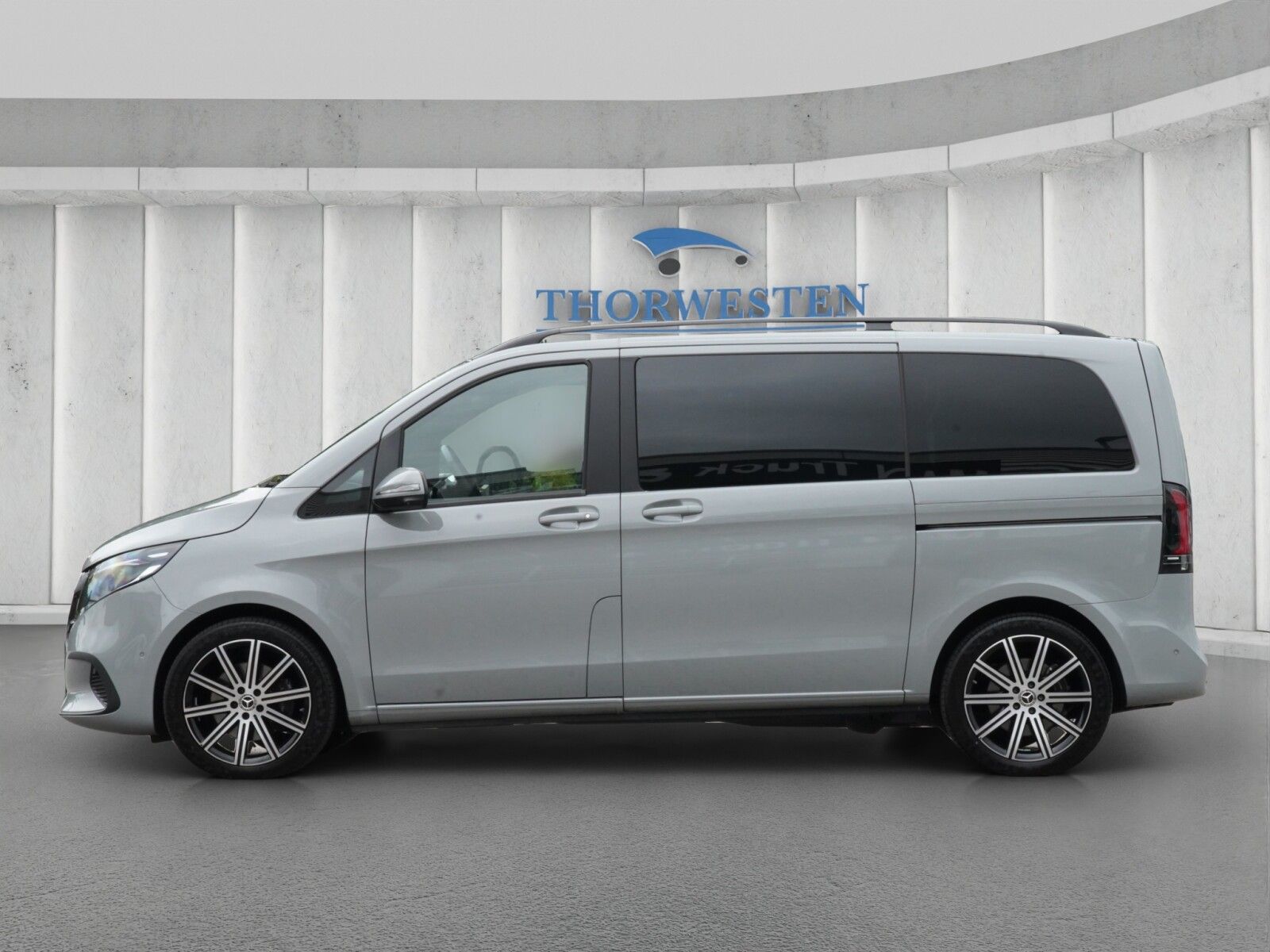 Mercedes-Benz V 220 2025 г. Серый, пробег 36222 км