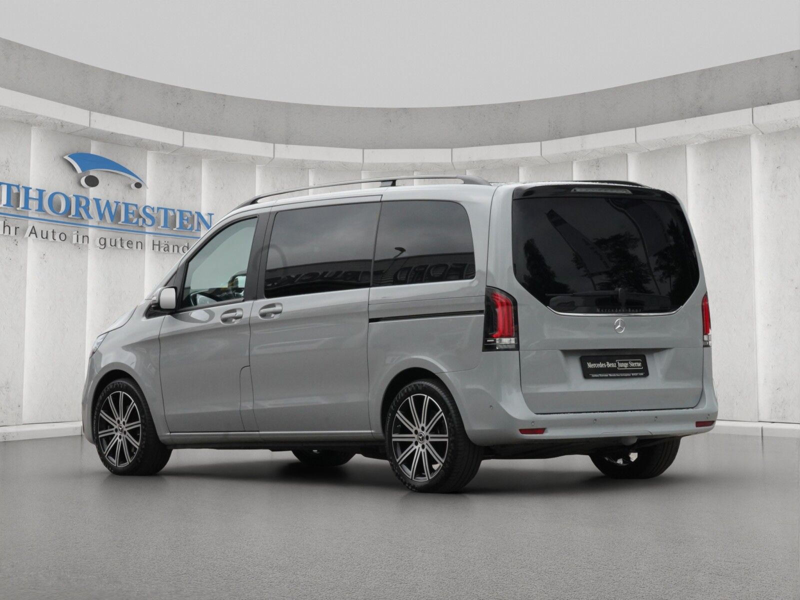 Mercedes-Benz V 220 2025 г. Серый, пробег 36222 км