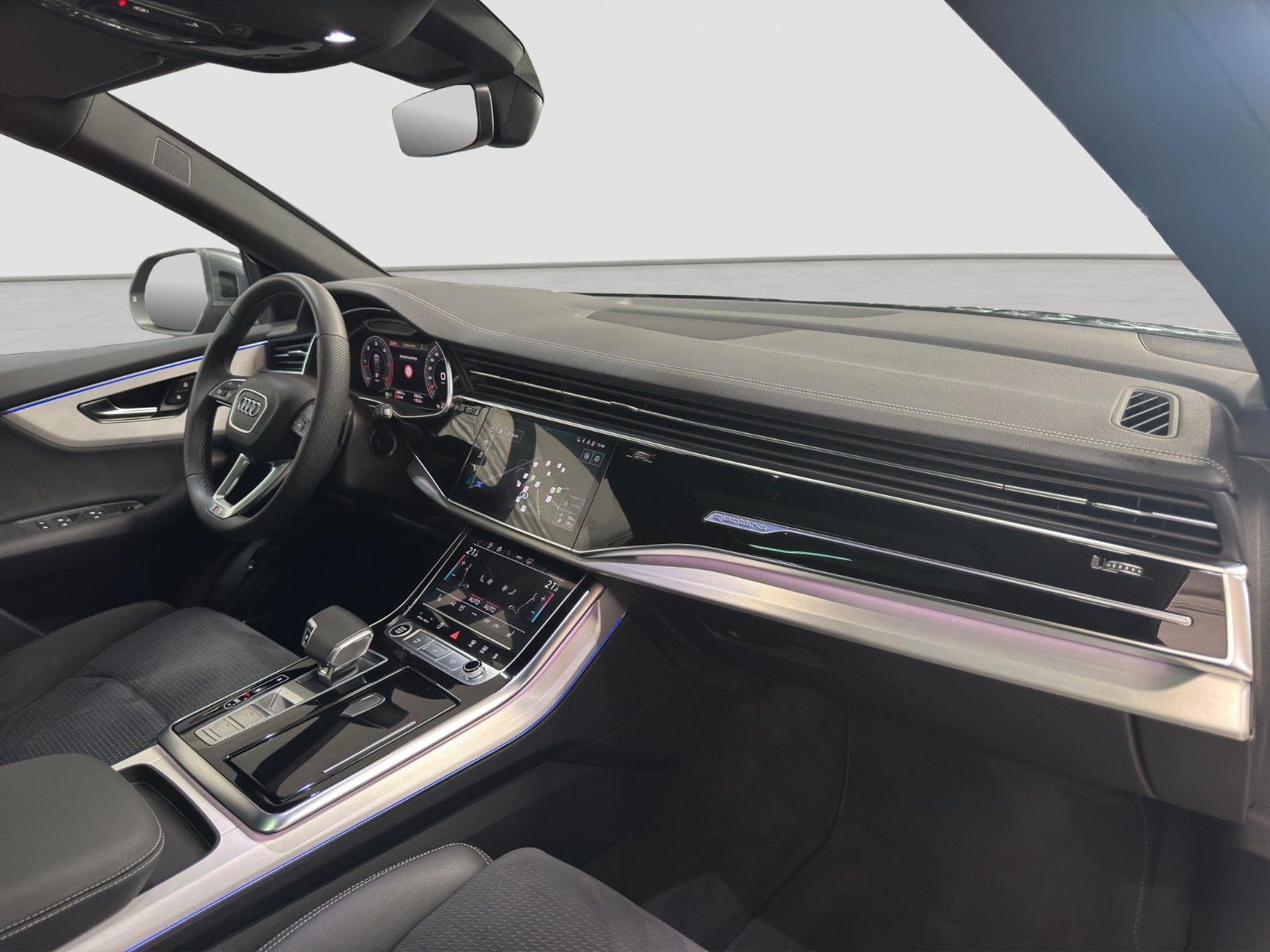 Audi Q8 2023 г. Серый, пробег 24800 км
