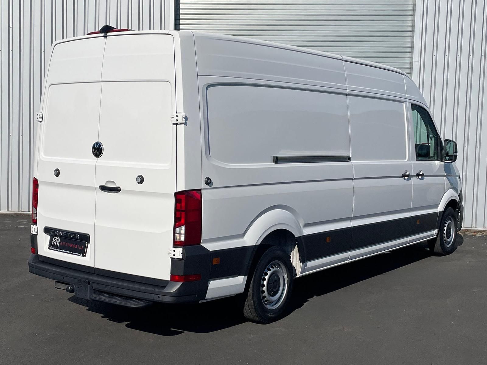 Volkswagen CRAFTER 2025 г. Белый, пробег 35000 км