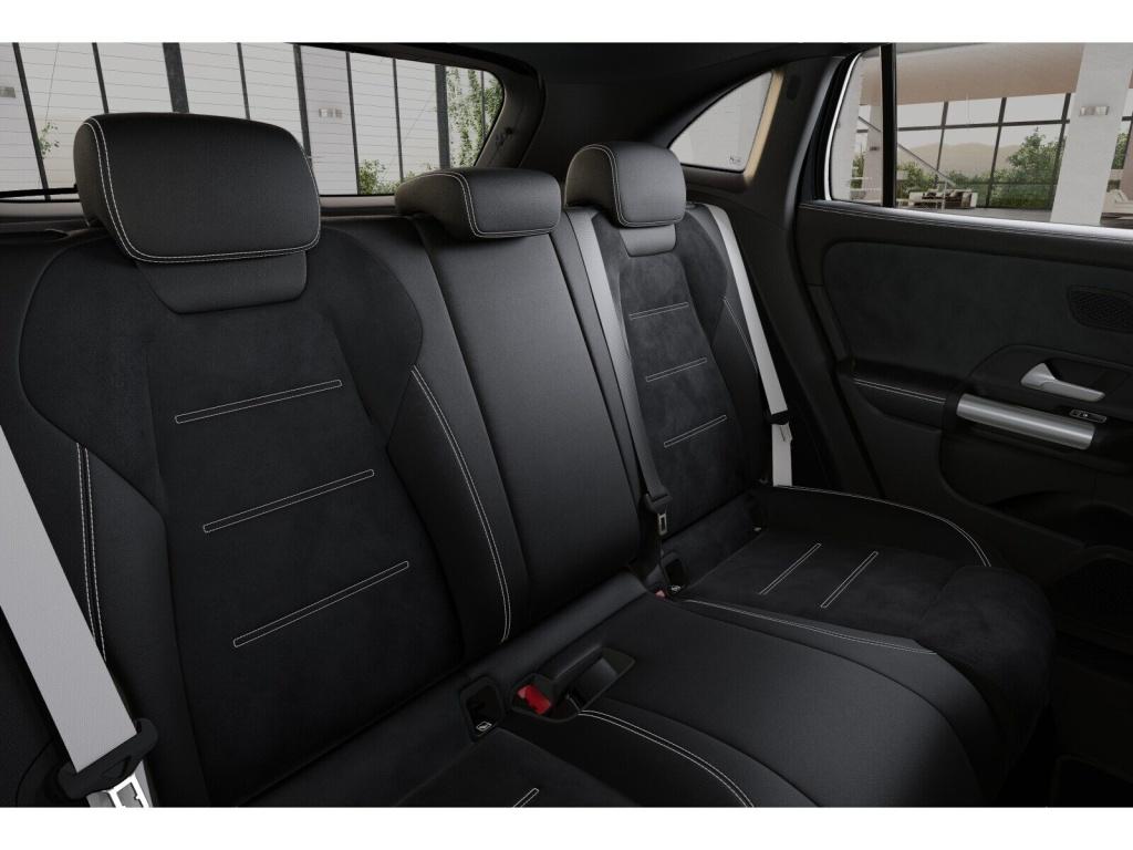 Mercedes-Benz GLA 220 2025 г. Чёрный, пробег 27726 км