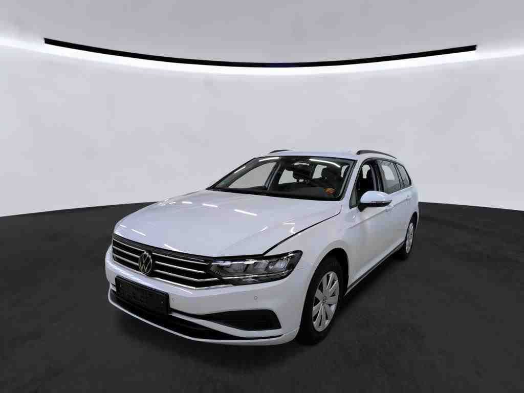 Volkswagen PASSAT VARIANT 2023 г. Белый, пробег 33196 км