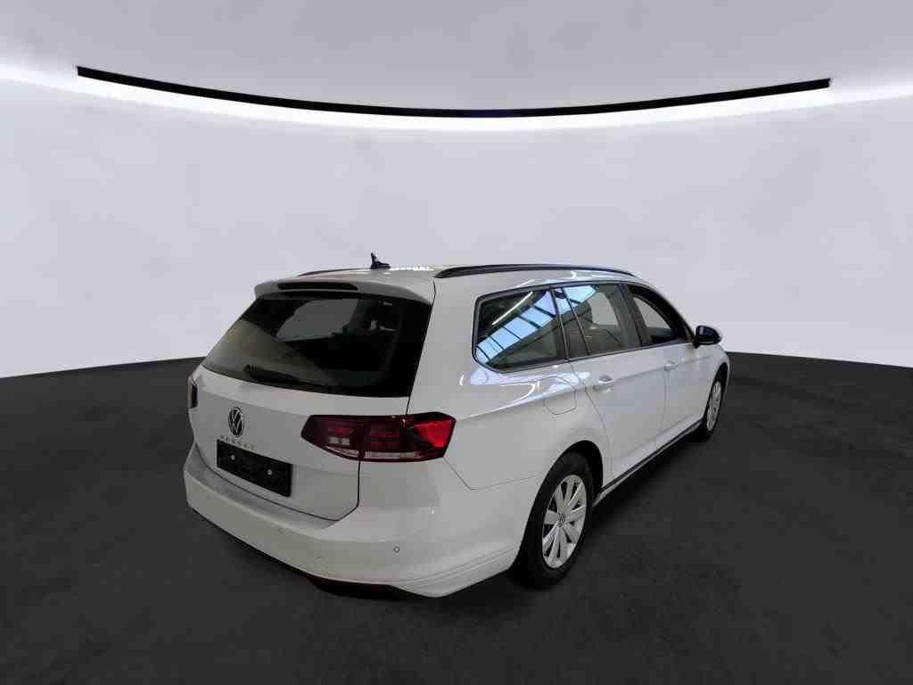 Volkswagen PASSAT VARIANT 2023 г. Белый, пробег 33196 км