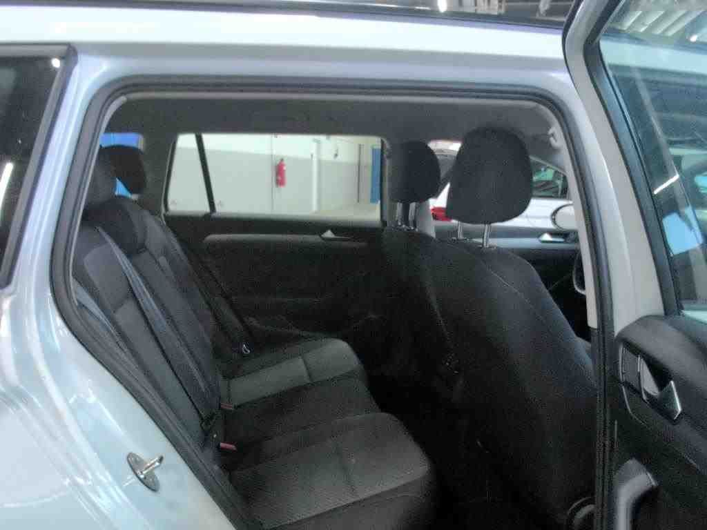 Volkswagen PASSAT VARIANT 2023 г. Белый, пробег 33196 км