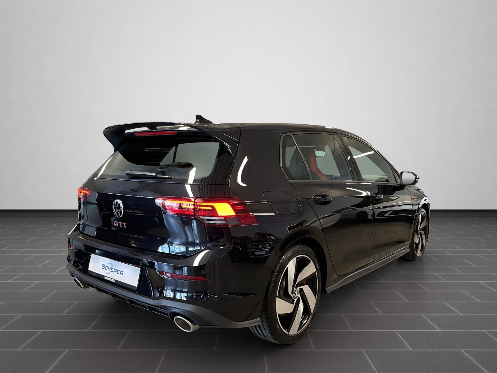 Volkswagen Golf 2022 г. Чёрный, пробег 6995 км