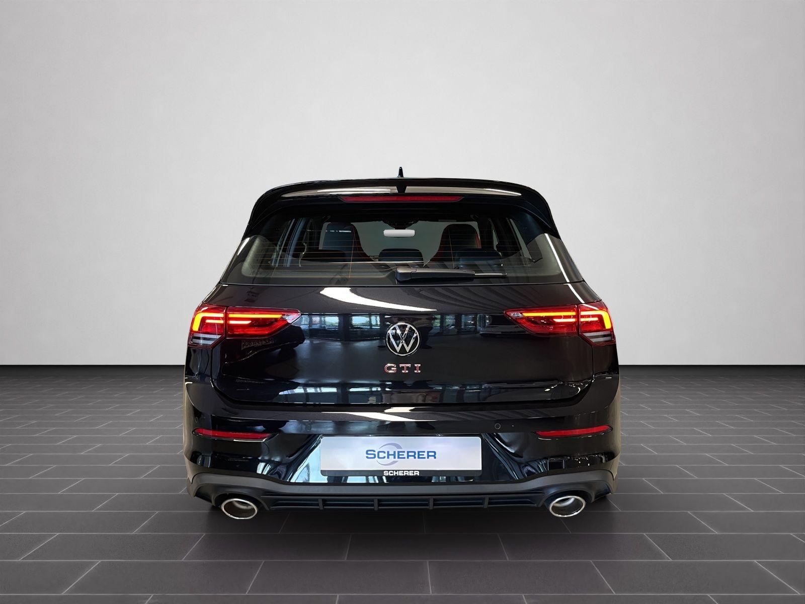 Volkswagen Golf 2022 г. Чёрный, пробег 6995 км