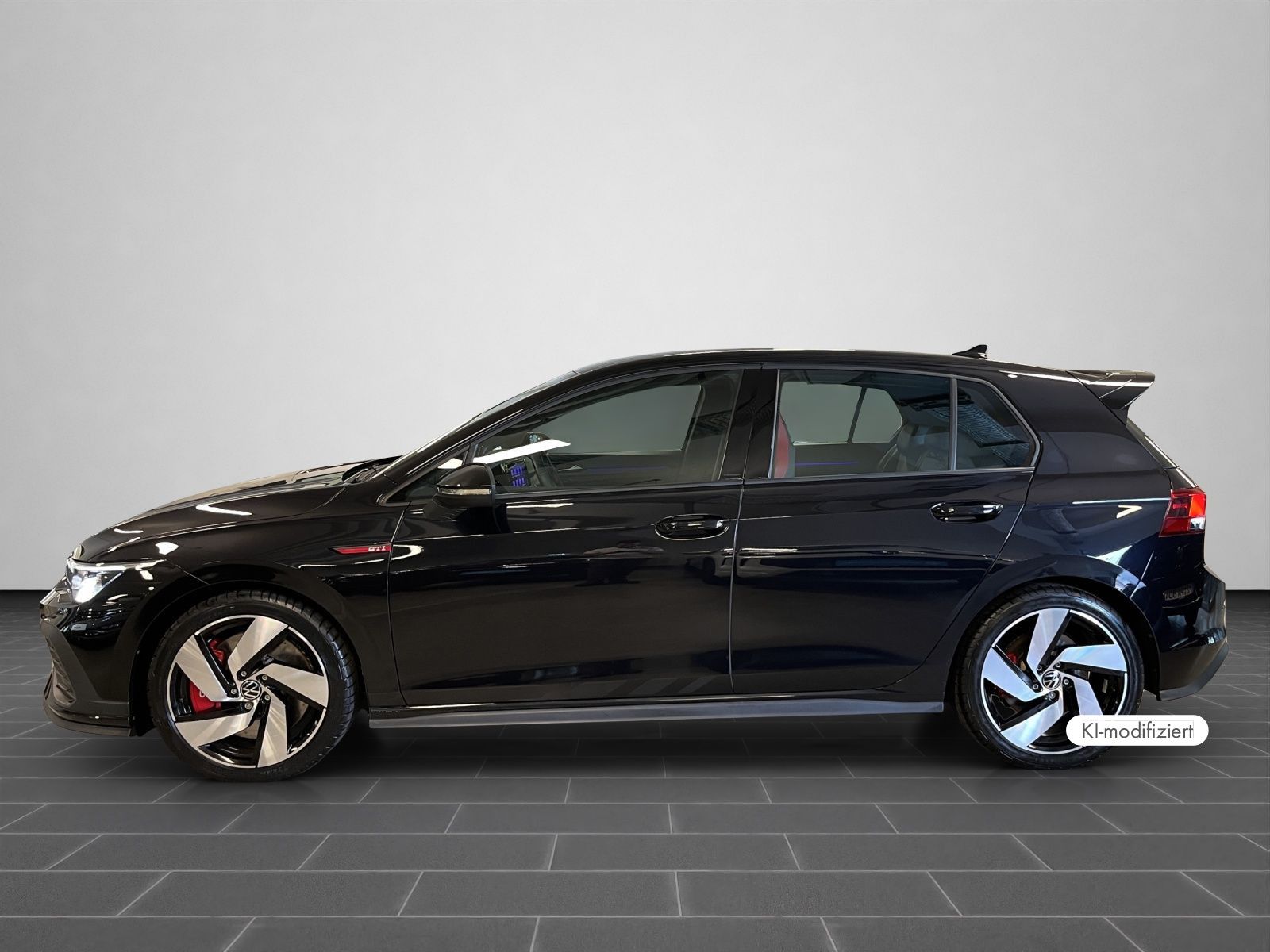 Volkswagen Golf 2022 г. Чёрный, пробег 6995 км