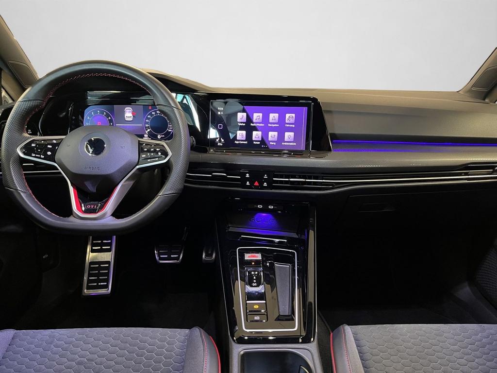 Volkswagen Golf 2022 г. Чёрный, пробег 6995 км