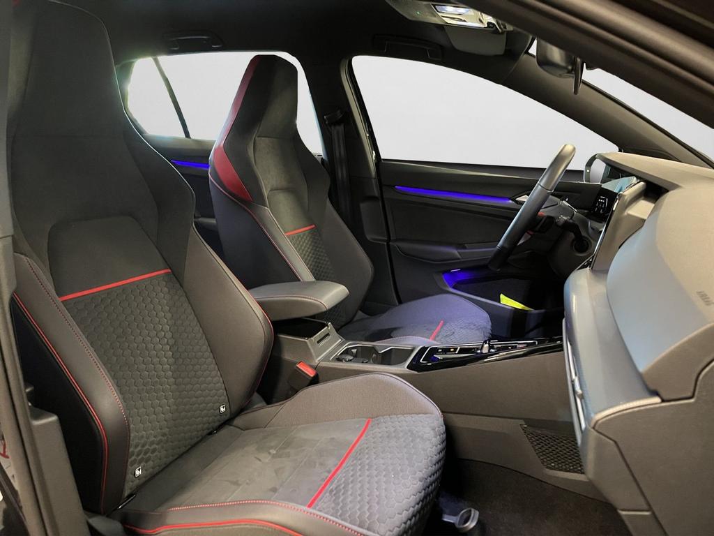 Volkswagen Golf 2022 г. Чёрный, пробег 6995 км