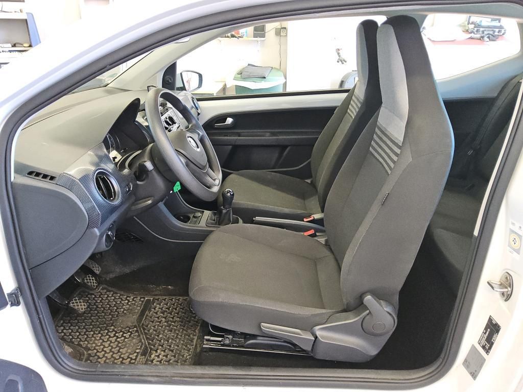 Volkswagen up! 2023 г. Белый, пробег 52041 км
