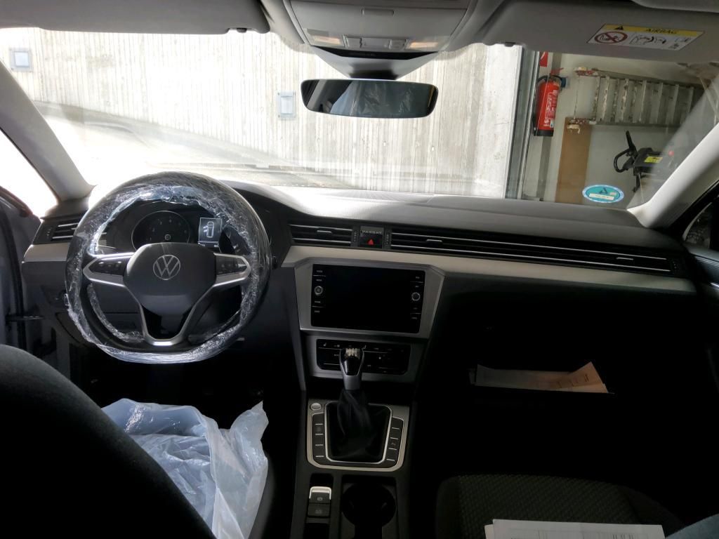 Volkswagen PASSAT VARIANT 2023 г. Серый, пробег 51583 км