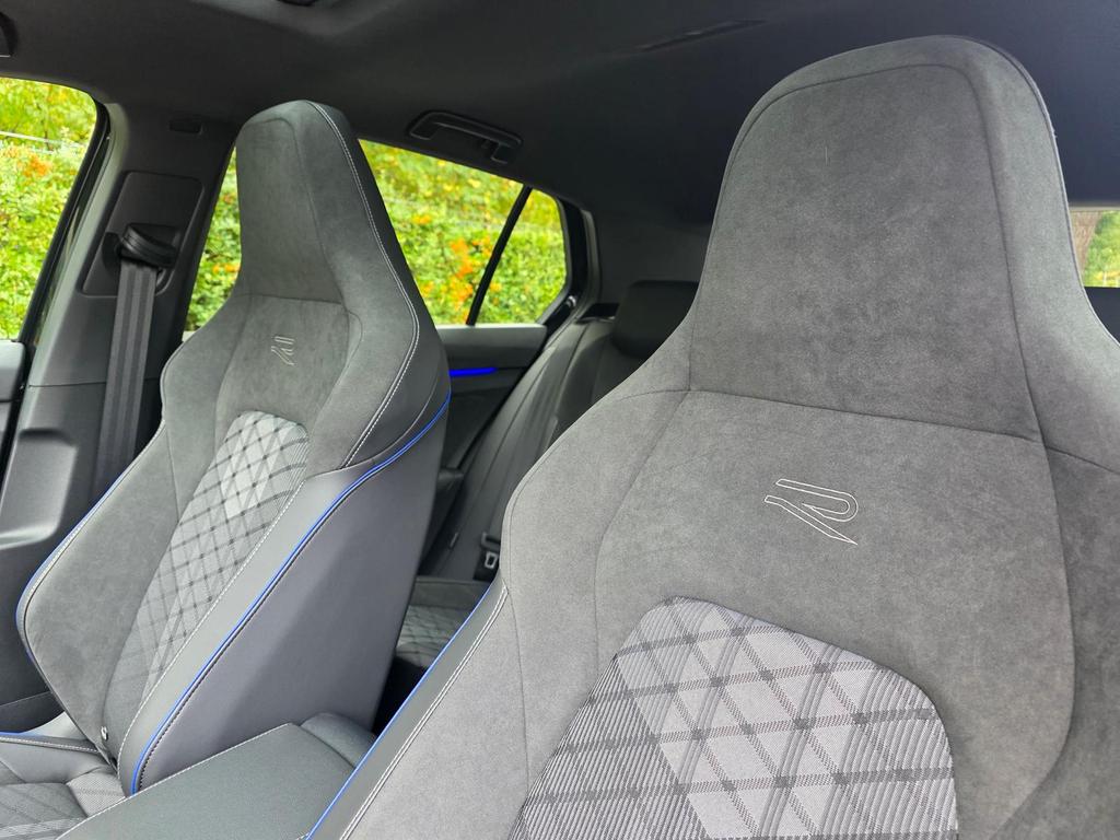 Volkswagen Golf 2026 г. Чёрный, пробег 6000 км