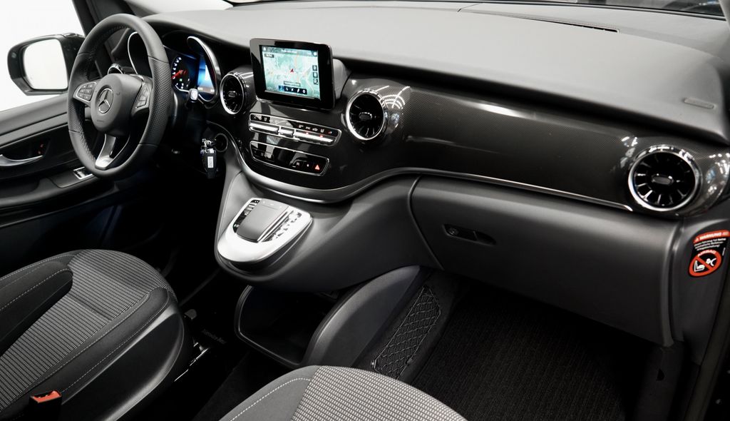 Mercedes-Benz V 300 2023 г. Чёрный, пробег 49000 км
