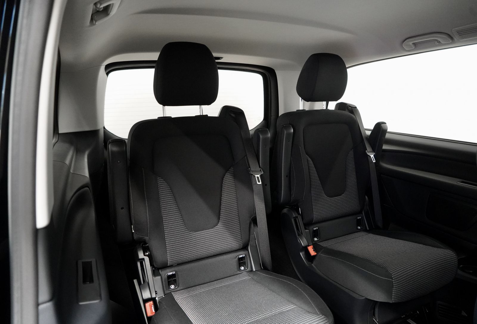 Mercedes-Benz V 300 2023 г. Чёрный, пробег 49000 км
