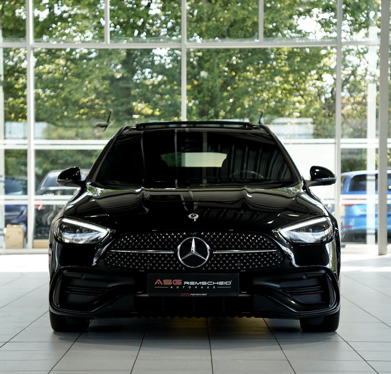 Mercedes-Benz C 300 2024 г. Чёрный, пробег 40000 км