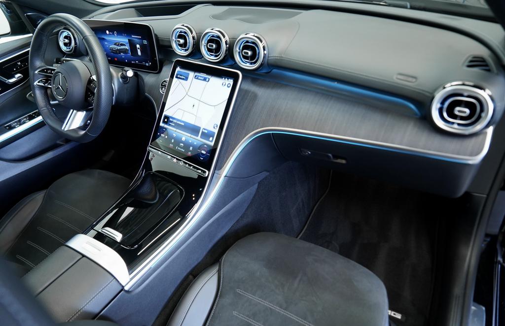 Mercedes-Benz C 300 2024 г. Чёрный, пробег 53000 км
