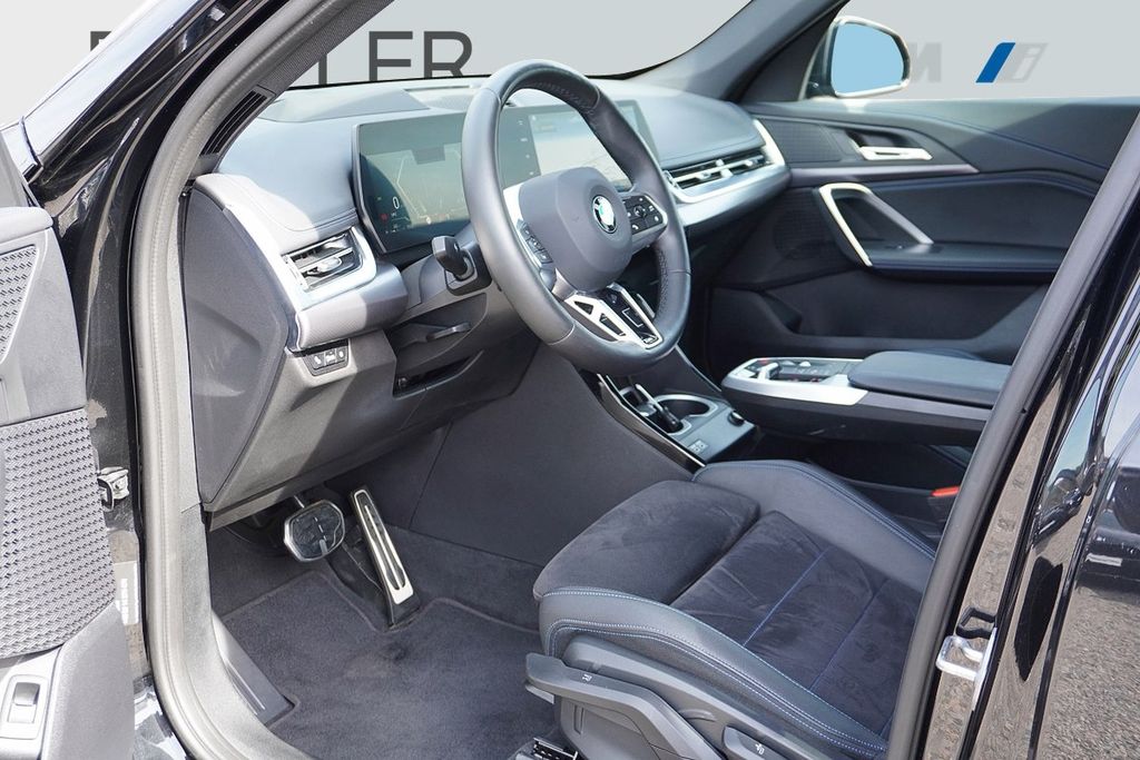 BMW X1 2023 г. Чёрный, пробег 46500 км