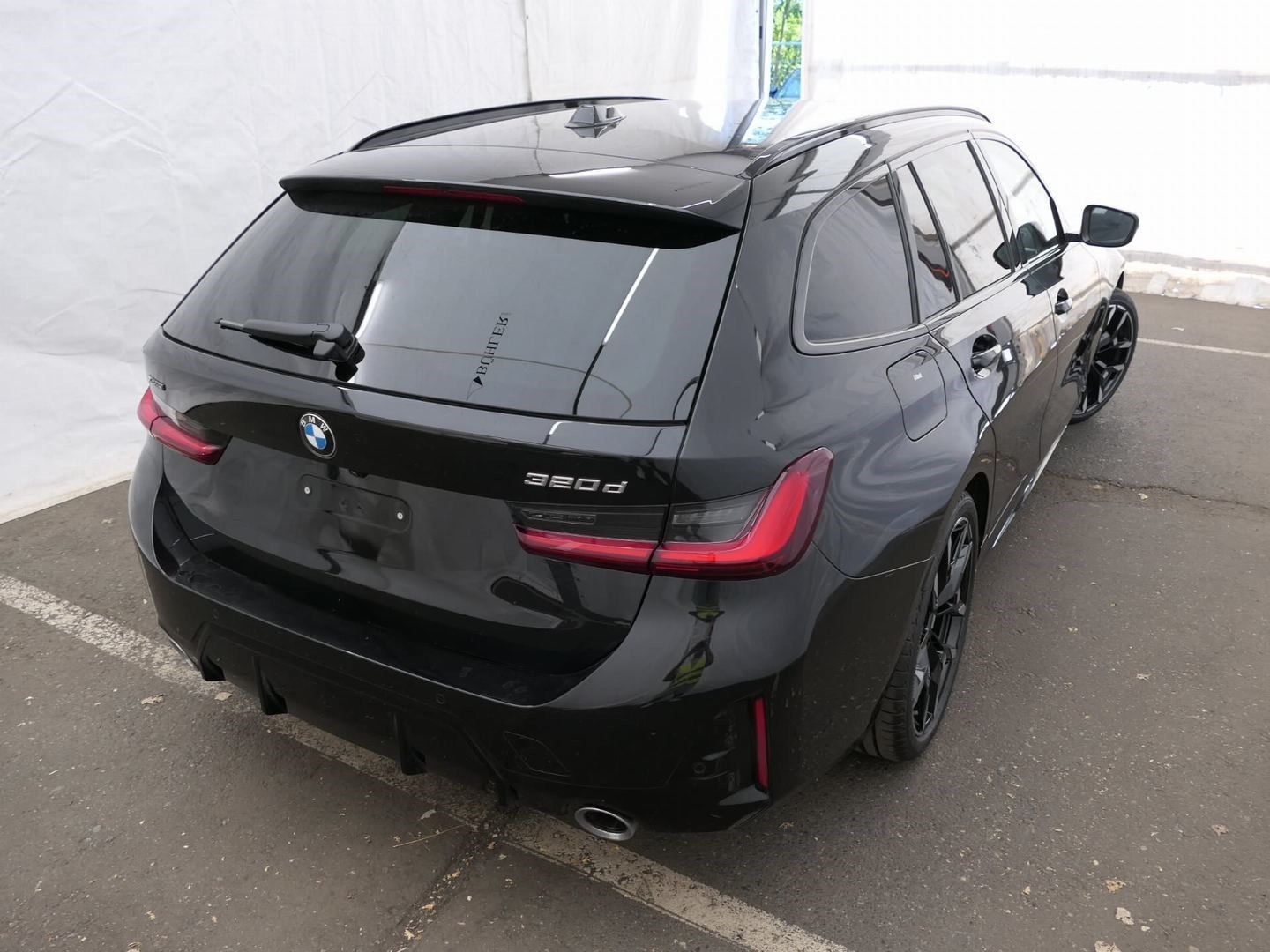 BMW 320 2025 г. Чёрный, пробег 27200 км