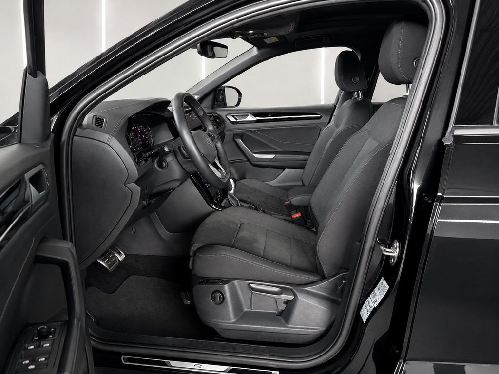 Volkswagen T-Roc 2023 г. Чёрный, пробег 45000 км