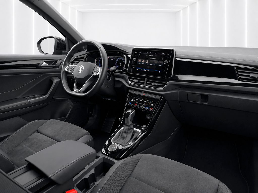 Volkswagen T-Roc 2023 г. Чёрный, пробег 45000 км