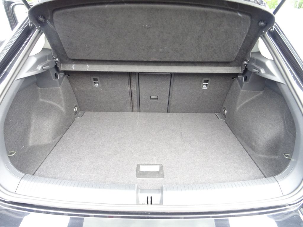 Volkswagen T-Roc 2025 г. Чёрный, пробег 55796 км