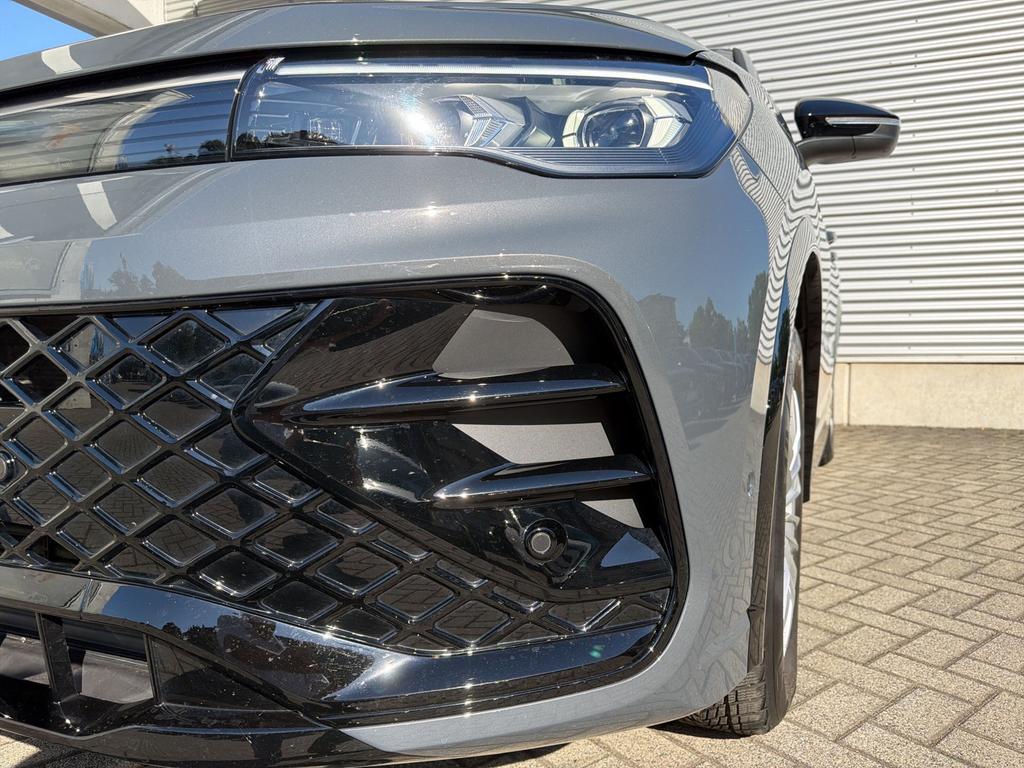 Volkswagen Tiguan 2025 г. Серый, пробег 18102 км
