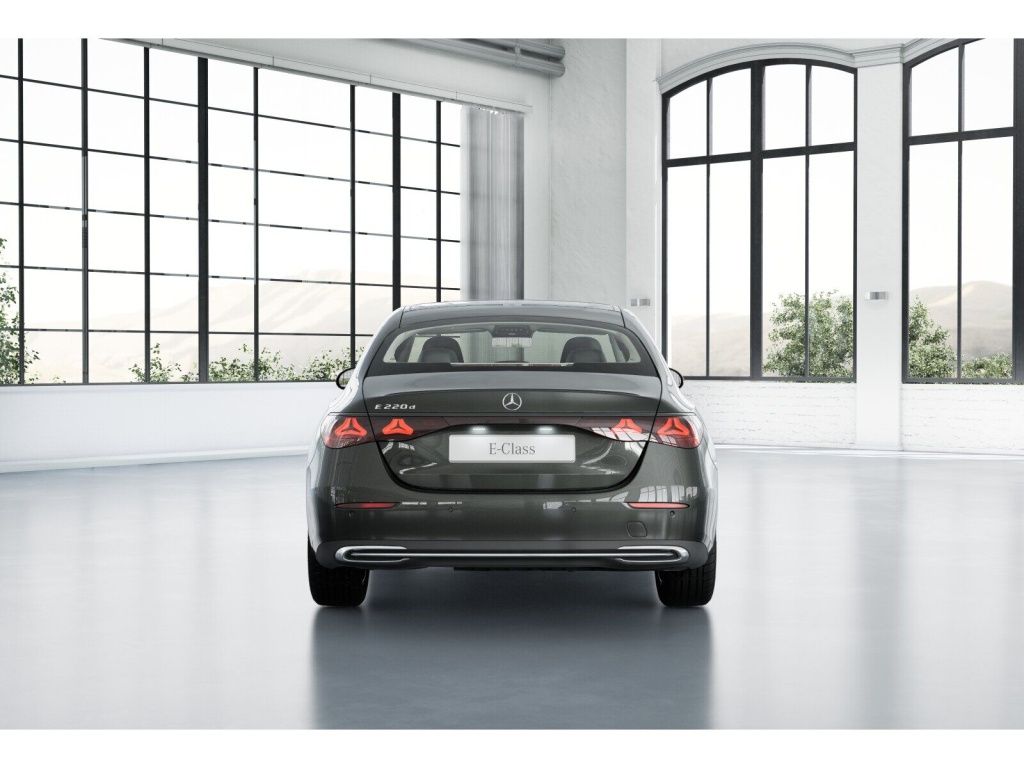 Mercedes-Benz E 220 2025 г. Серый, пробег 25298 км