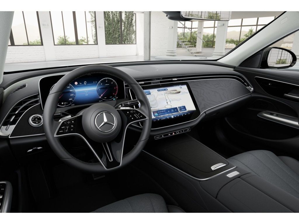 Mercedes-Benz E 220 2025 г. Серый, пробег 25298 км