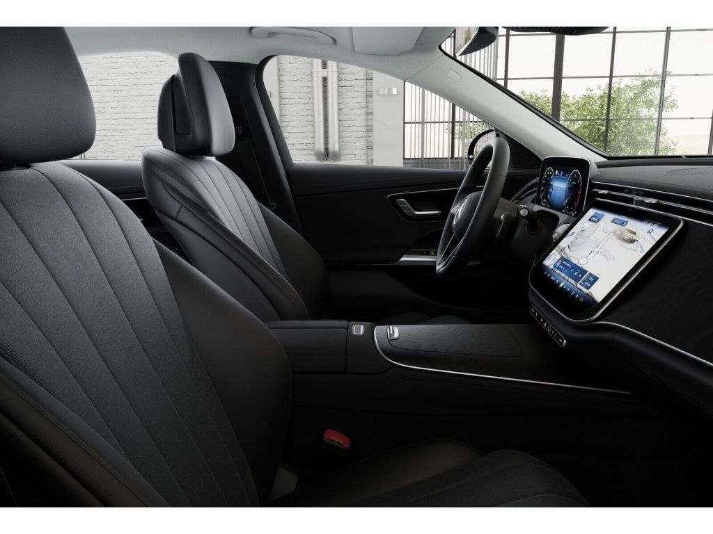Mercedes-Benz E 220 2025 г. Серый, пробег 25298 км