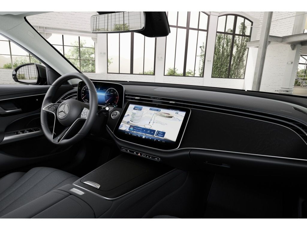 Mercedes-Benz E 220 2025 г. Серый, пробег 25298 км