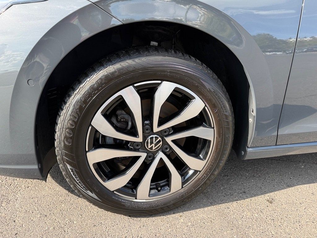 Volkswagen Golf 2023 г. Серый, пробег 47031 км
