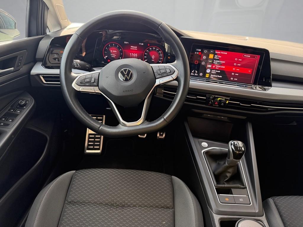 Volkswagen Golf 2023 г. Серый, пробег 47031 км