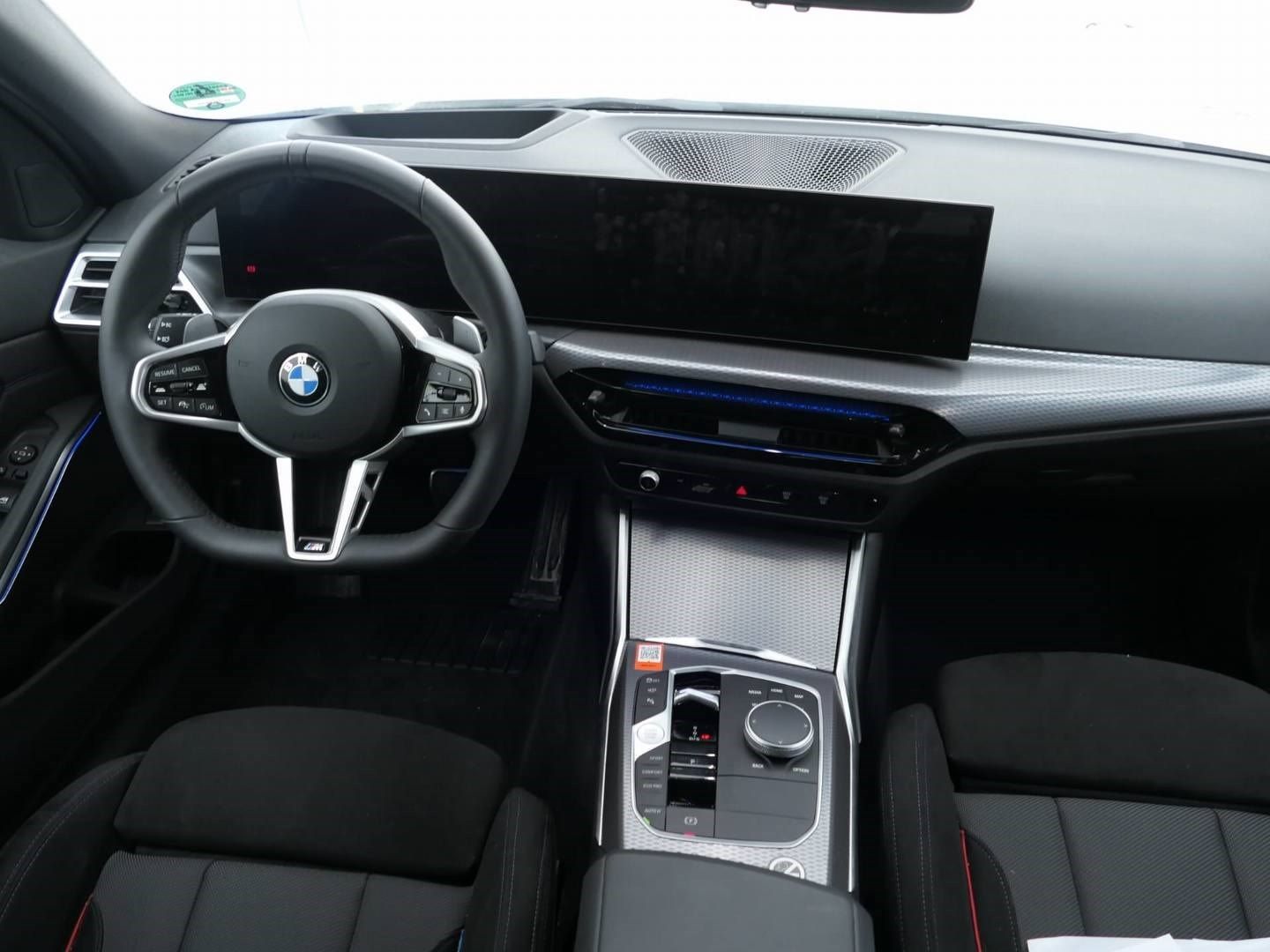BMW 320 2025 г. Белый, пробег 25061 км