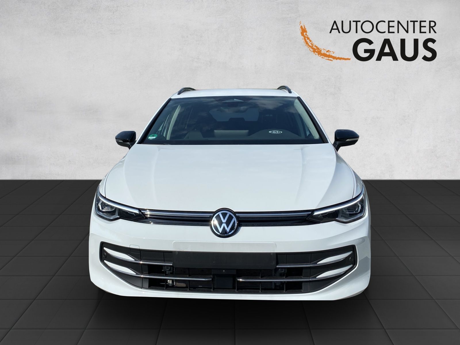 Volkswagen Golf 2025 г. Белый, пробег 9389 км