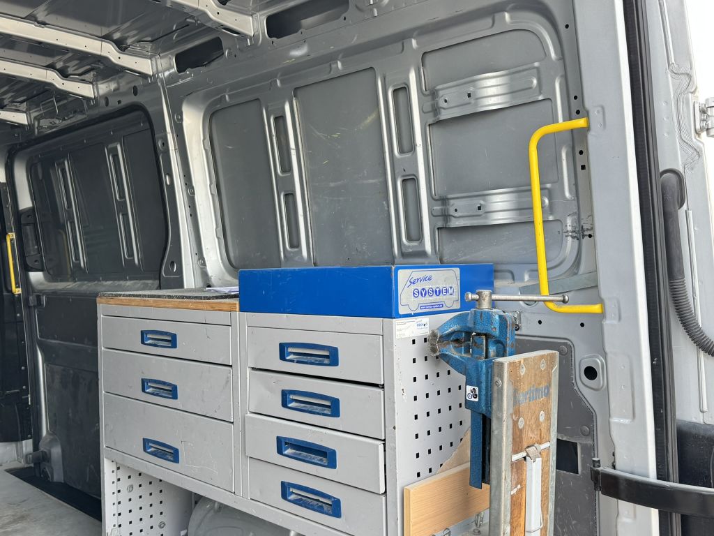 Volkswagen CRAFTER 2022 г. Серебристый, пробег 54000 км