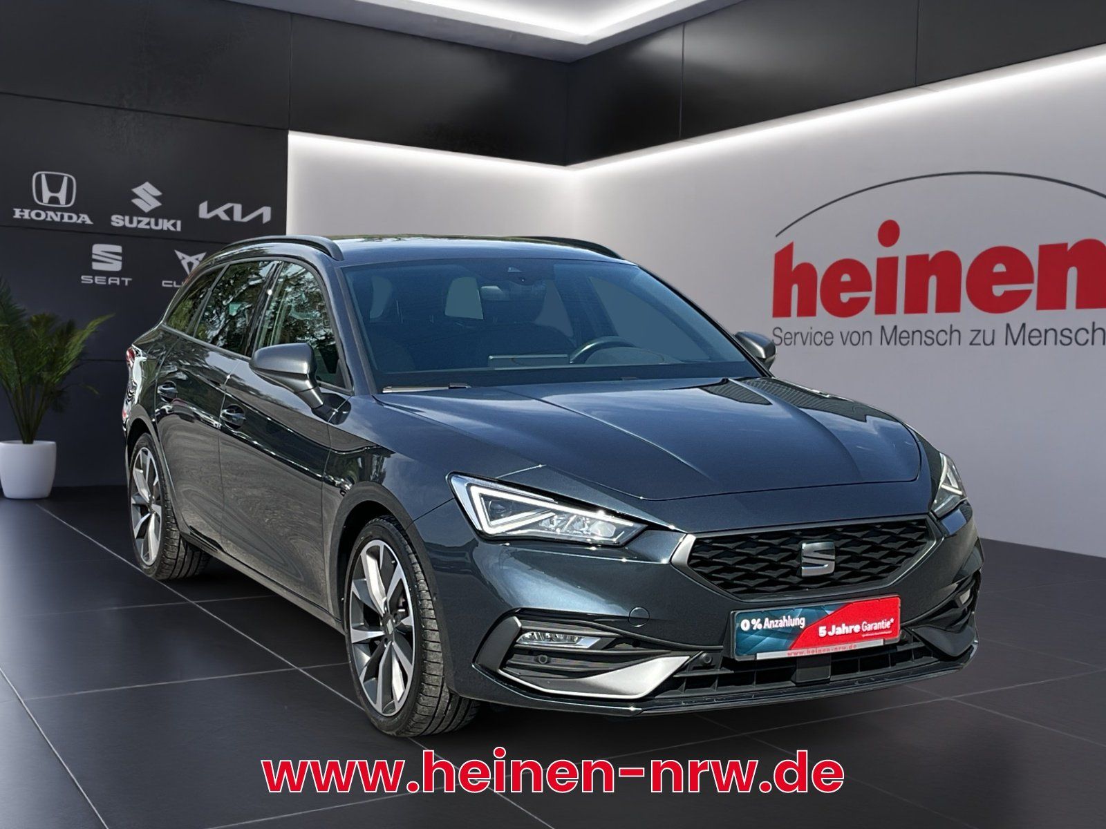 SEAT Leon 2022 г. Серый, пробег 53818 км