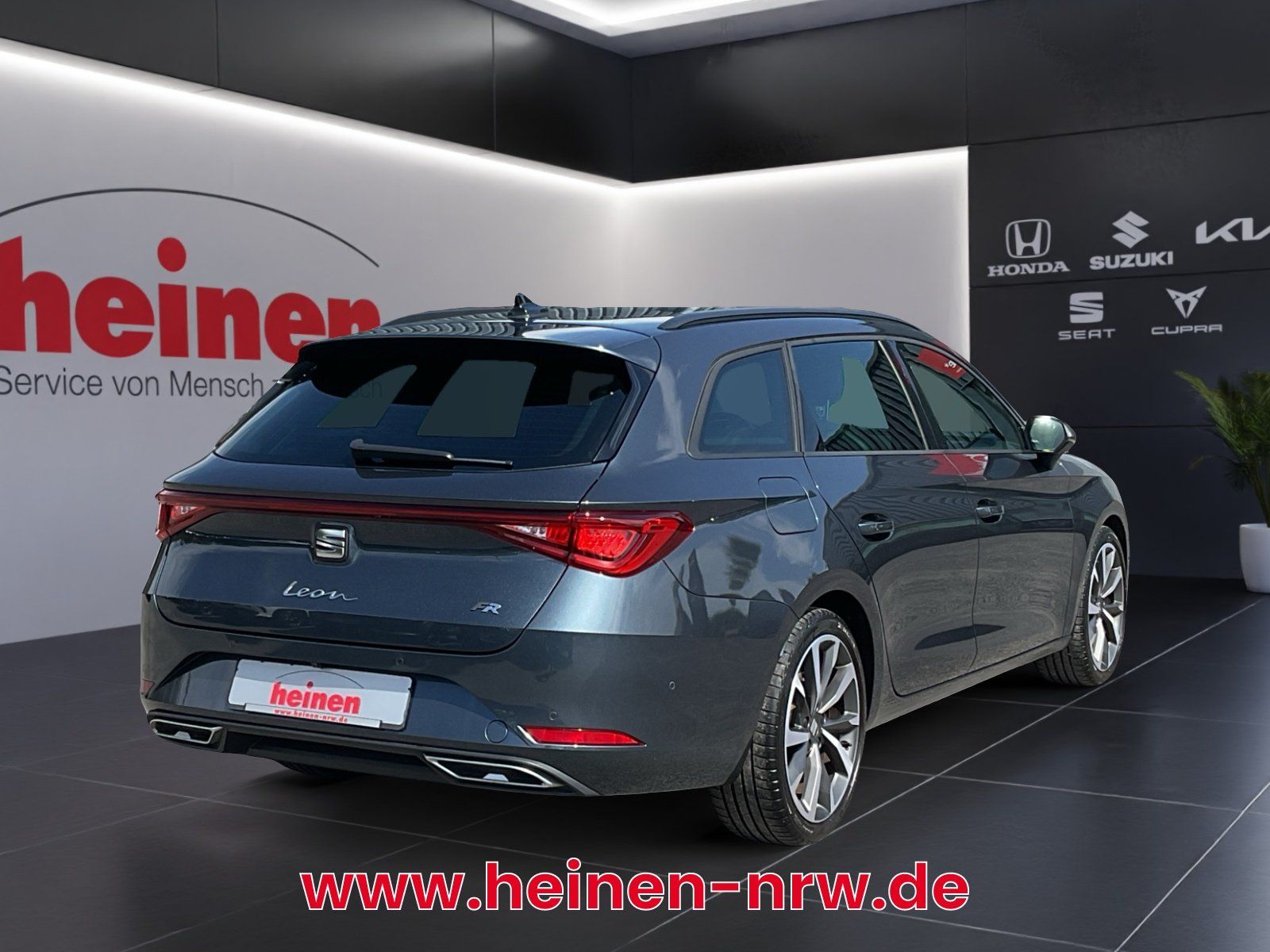 SEAT Leon 2022 г. Серый, пробег 53818 км