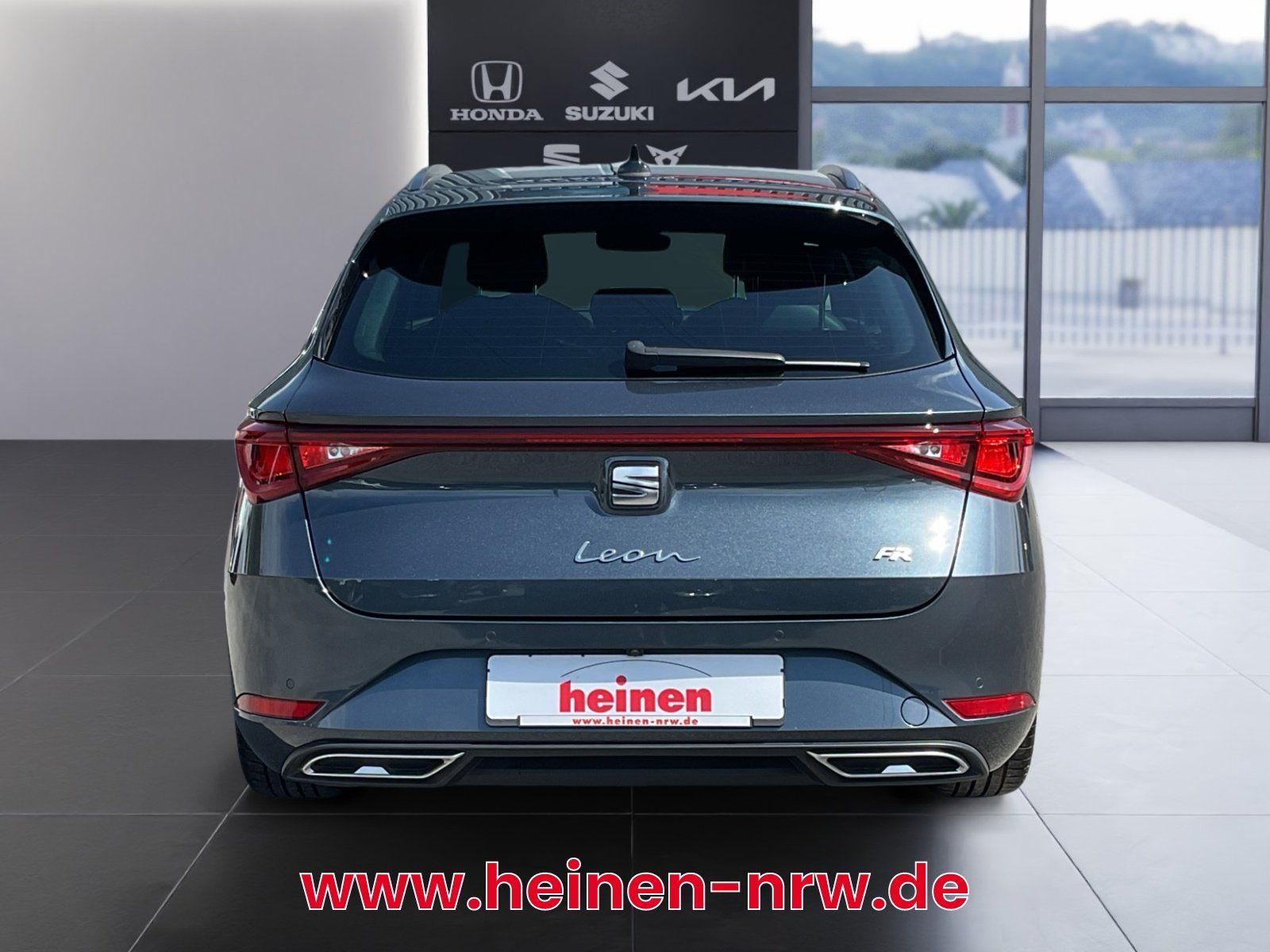 SEAT Leon 2022 г. Серый, пробег 53818 км
