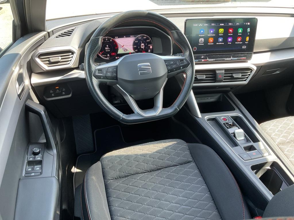 SEAT Leon 2022 г. Серый, пробег 53818 км