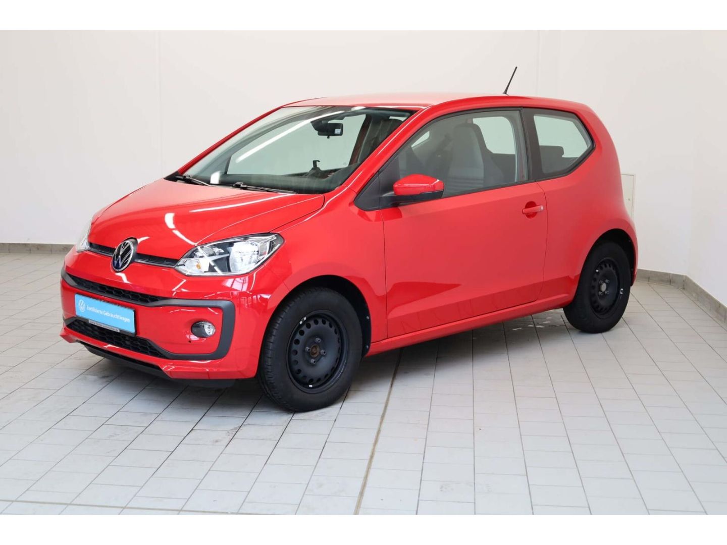 Volkswagen up! 2022 г. Красный, пробег 25662 км