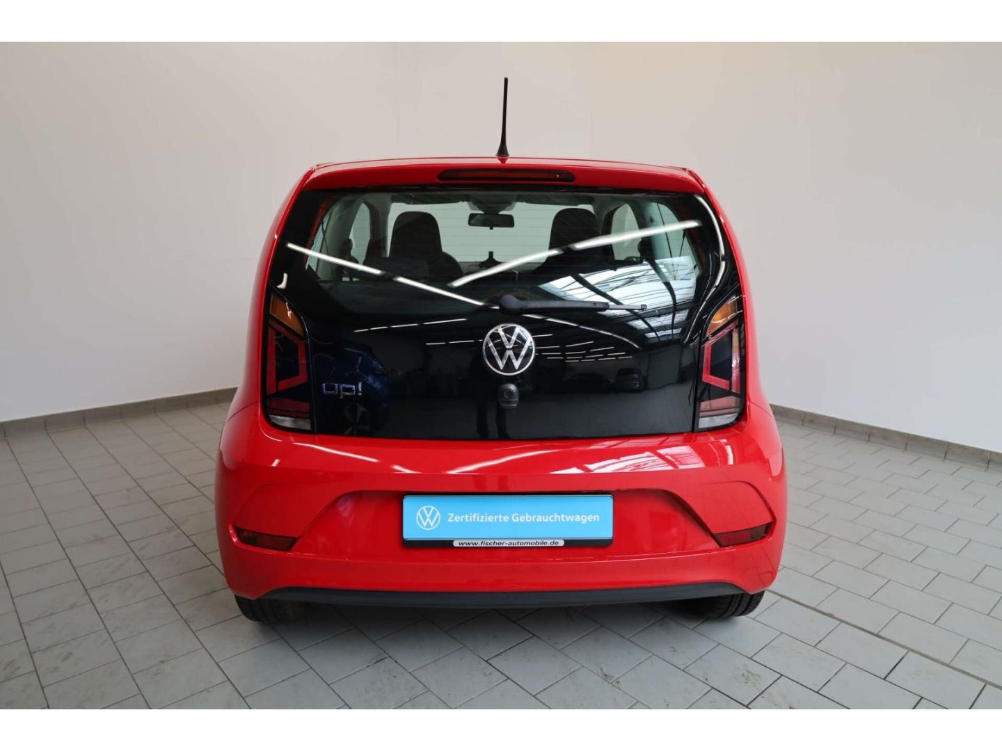 Volkswagen up! 2022 г. Красный, пробег 25662 км