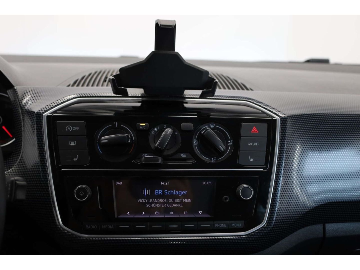 Volkswagen up! 2022 г. Красный, пробег 25662 км