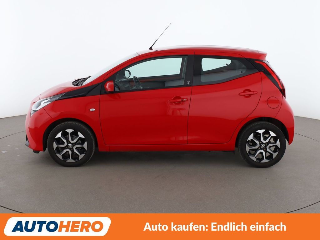 Toyota AYGO (X) 2021 г. Красный, пробег 48830 км