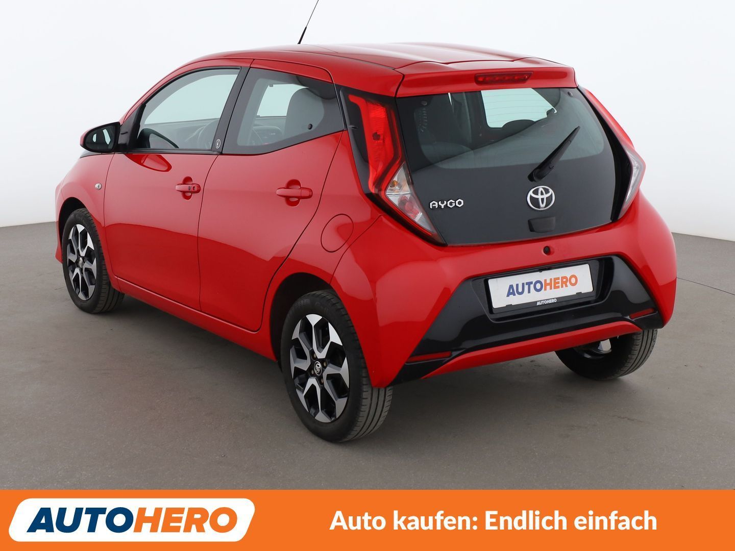 Toyota AYGO (X) 2021 г. Красный, пробег 48830 км