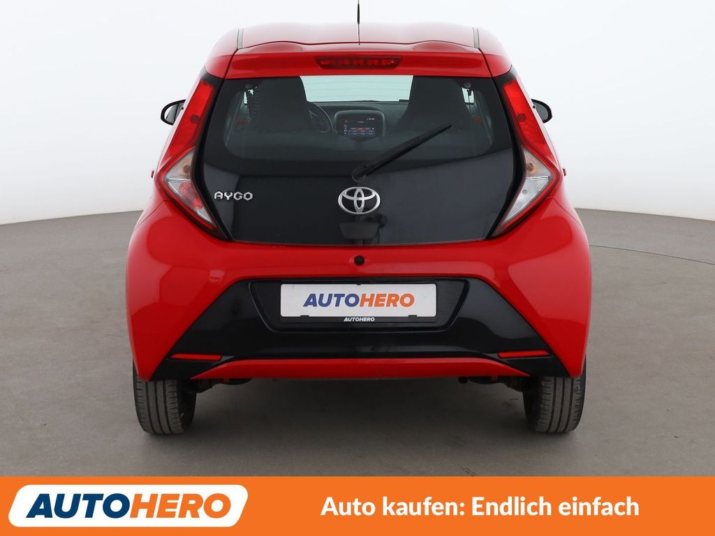 Toyota AYGO (X) 2021 г. Красный, пробег 48830 км