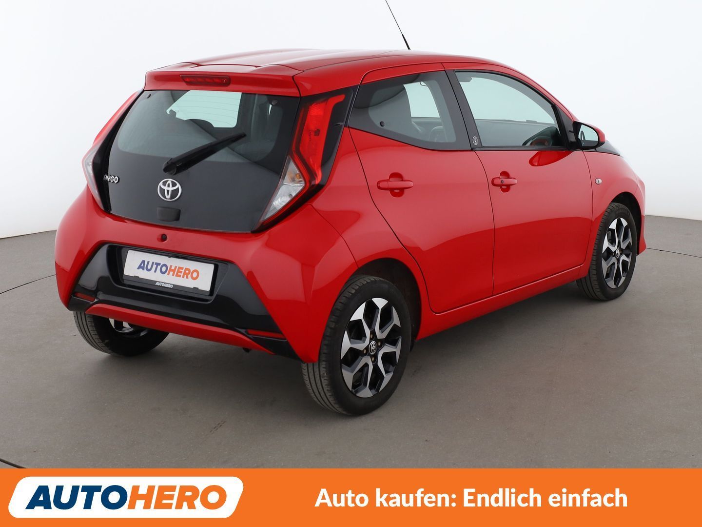 Toyota AYGO (X) 2021 г. Красный, пробег 48830 км