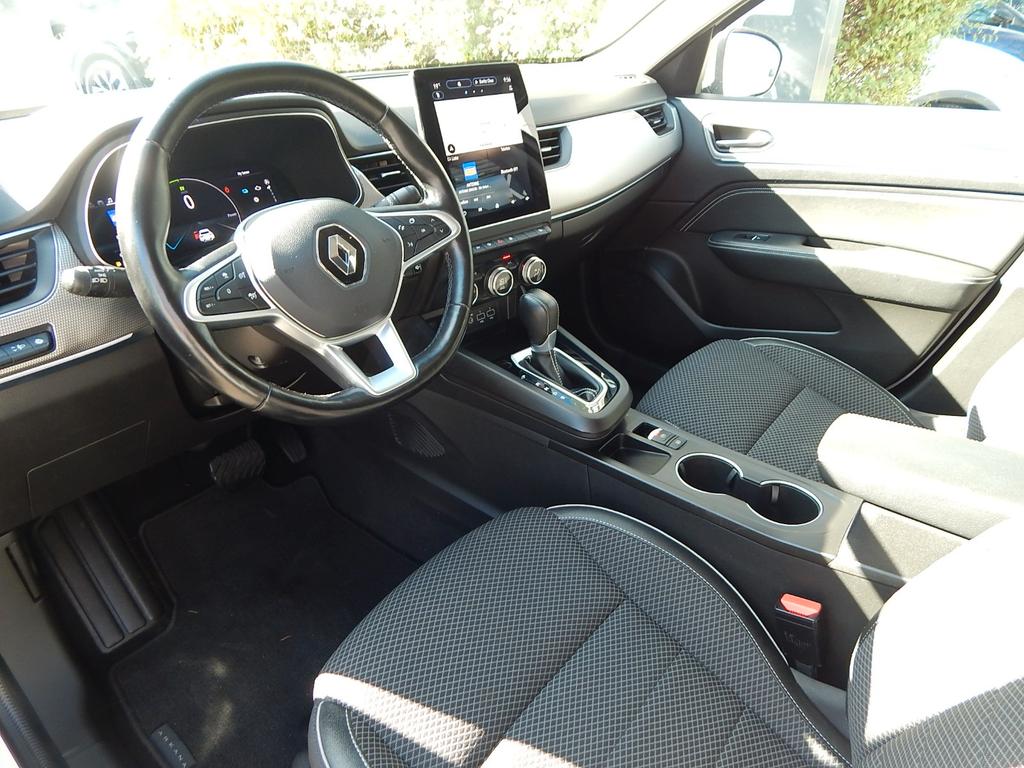Renault Arkana 2022 г. Белый, пробег 54905 км