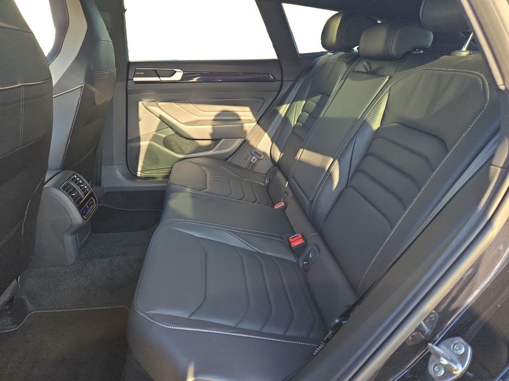 Volkswagen Arteon 2024 г. Чёрный, пробег 35600 км
